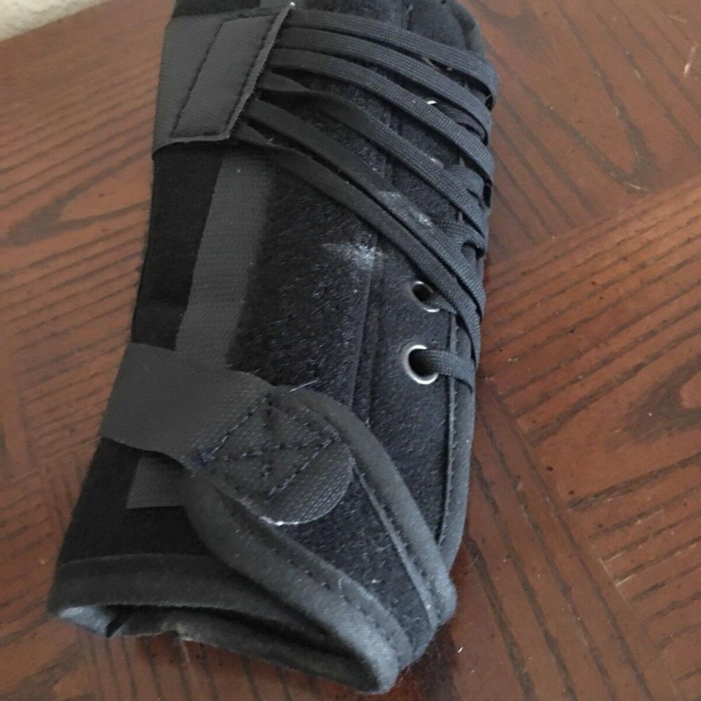 Black Wrist Brace